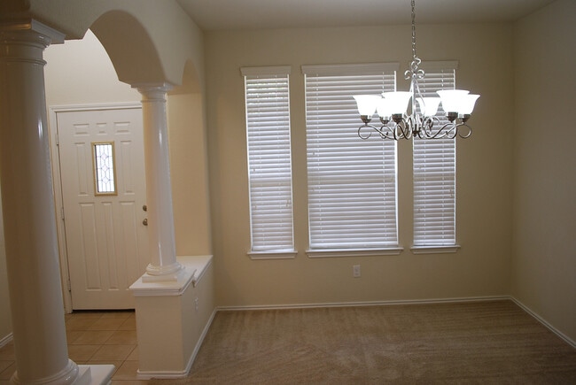 property at 5103 Lions Gate Ln