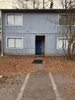 930 Pine Oak Trail in Austell, GA - Building Photo
