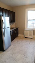 86 Fuller Pl, Unit 3 in Irvington, NJ - Building Photo