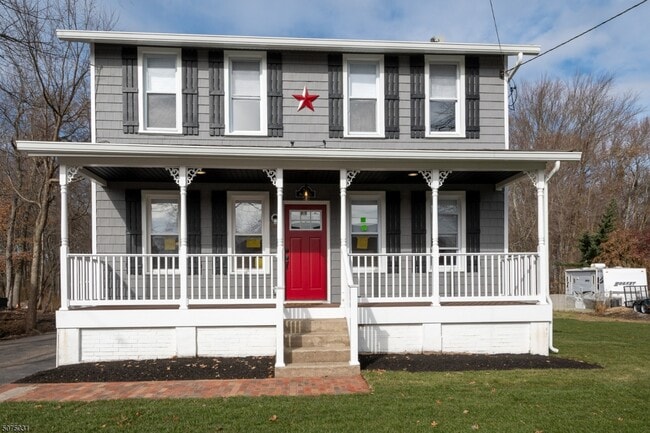 property at 186 Horseneck Rd