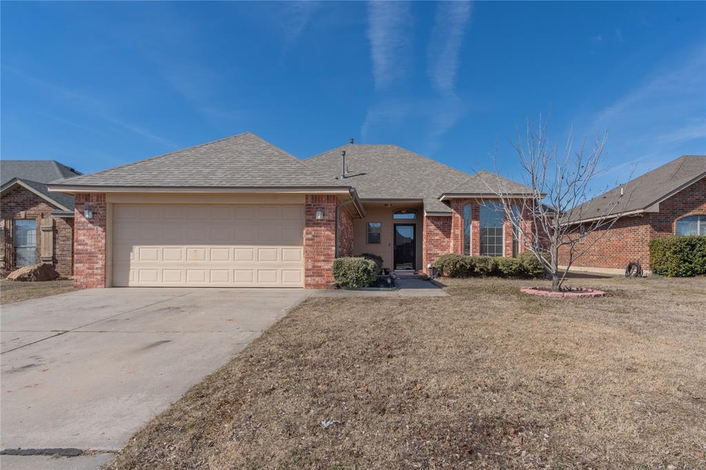 3905 Kensington Dr in Moore, OK - Building Photo