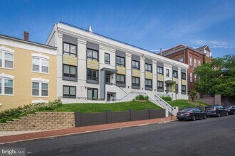 2422 17th St NW in Washington, DC - Building Photo - Building Photo