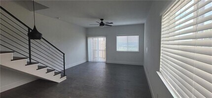 21206 Portsmouth Cove, Unit B in Lago Vista, TX - Building Photo - Building Photo
