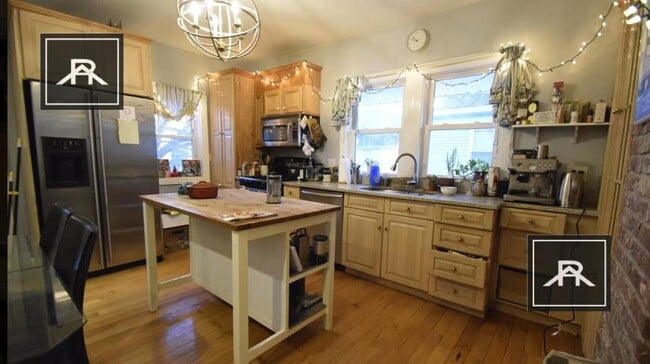 15 Holman St in Boston, MA - Building Photo - Building Photo