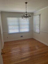 6 Kingsbury Rd in Greenville, SC - Foto de edificio - Building Photo
