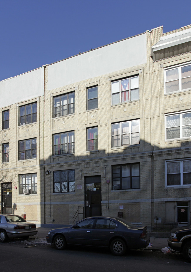 503 Bergen Ave in Jersey City, NJ - Building Photo - Building Photo