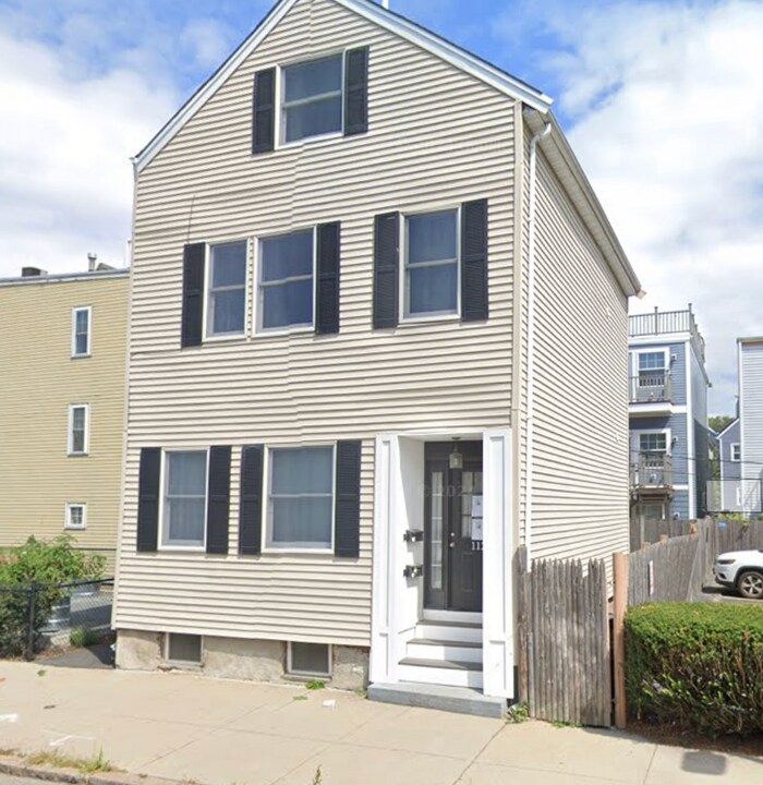 112 W 7th St, Unit #2 in Boston, MA - Foto de edificio