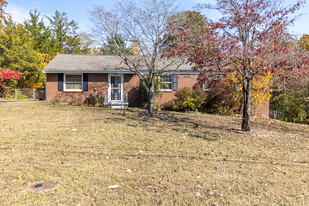 5608 Paula Rd NE