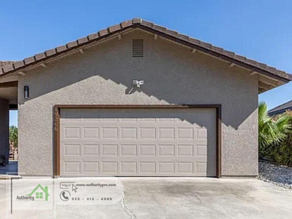 19206 Sandpiper Ln in Cottonwood, CA - Building Photo