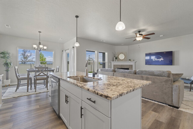 8311 E Stone Valley St in Nampa, ID - Building Photo - Building Photo