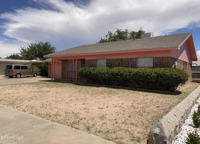 10604 Coralstone Dr in El Paso, TX - Building Photo - Building Photo