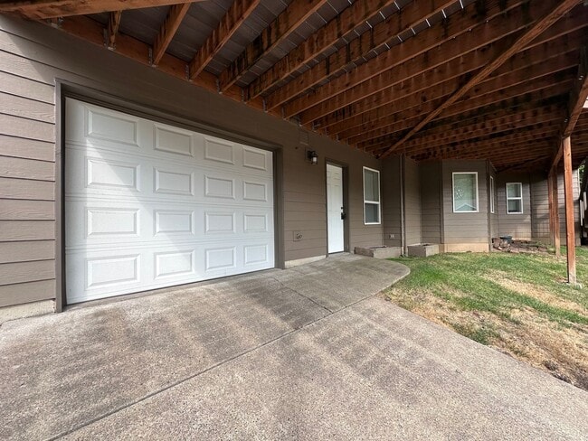 property at 5338 SE Woodland Dr