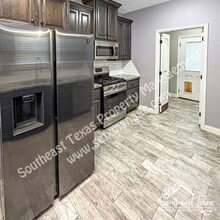 2424 Ave C in Nederland, TX - Building Photo - Building Photo