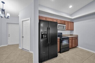 1621 SW 33rd St in Cape Coral, FL - Building Photo - Building Photo
