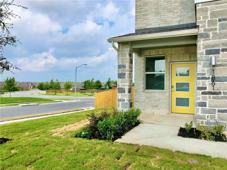 1861 Bonham Ln in Round Rock, TX - Building Photo