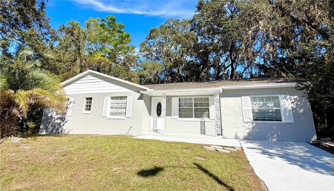 property at 2819 Kinnon Dr