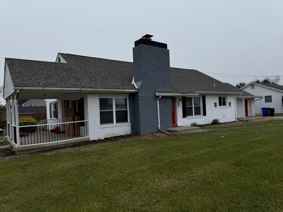 606 E Main Street Ext in Emmitsburg, MD - Building Photo