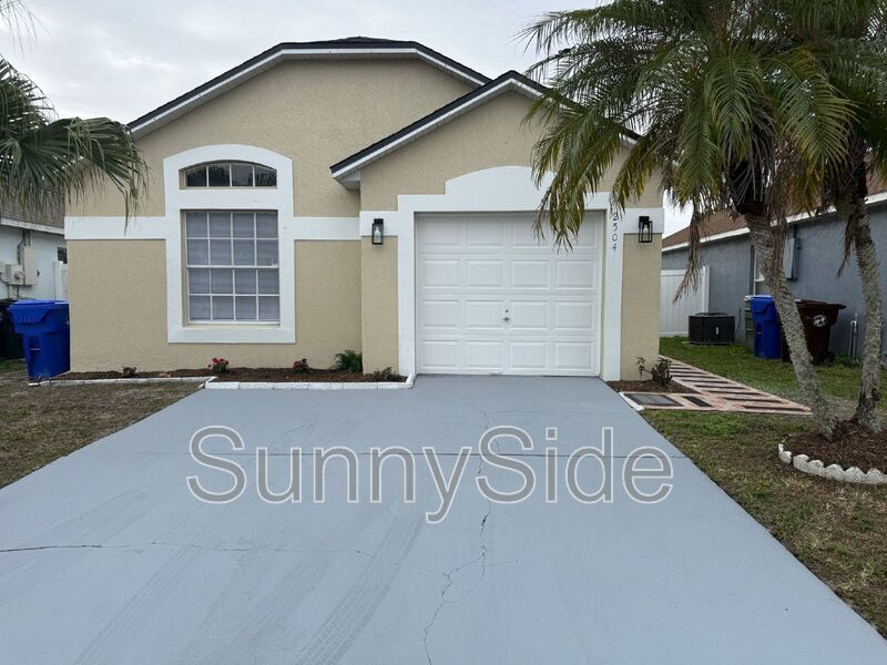 2504 Hadleigh St in Kissimmee, FL - Building Photo