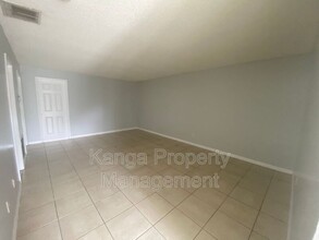 3208 Louisiana Ave in Fort Pierce, FL - Foto de edificio - Building Photo