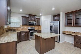 6105 S 38th St in Rogers, AR - Building Photo - Building Photo