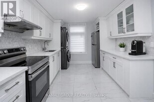 449 Kenilworth Ave N in Hamilton, ON - Building Photo