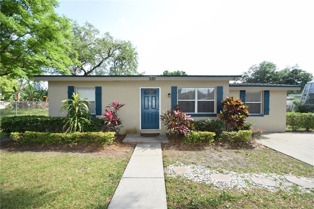 520 Oakland Rd in Auburndale, FL - Foto de edificio