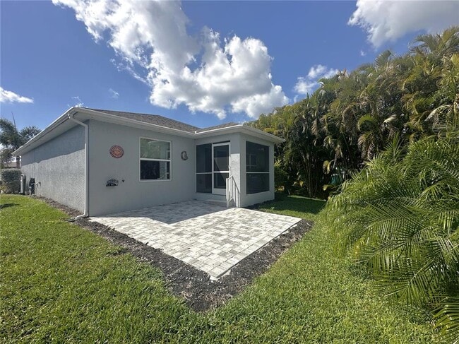 24748 Rio Villa Lakes Cir in Punta Gorda, FL - Building Photo - Building Photo
