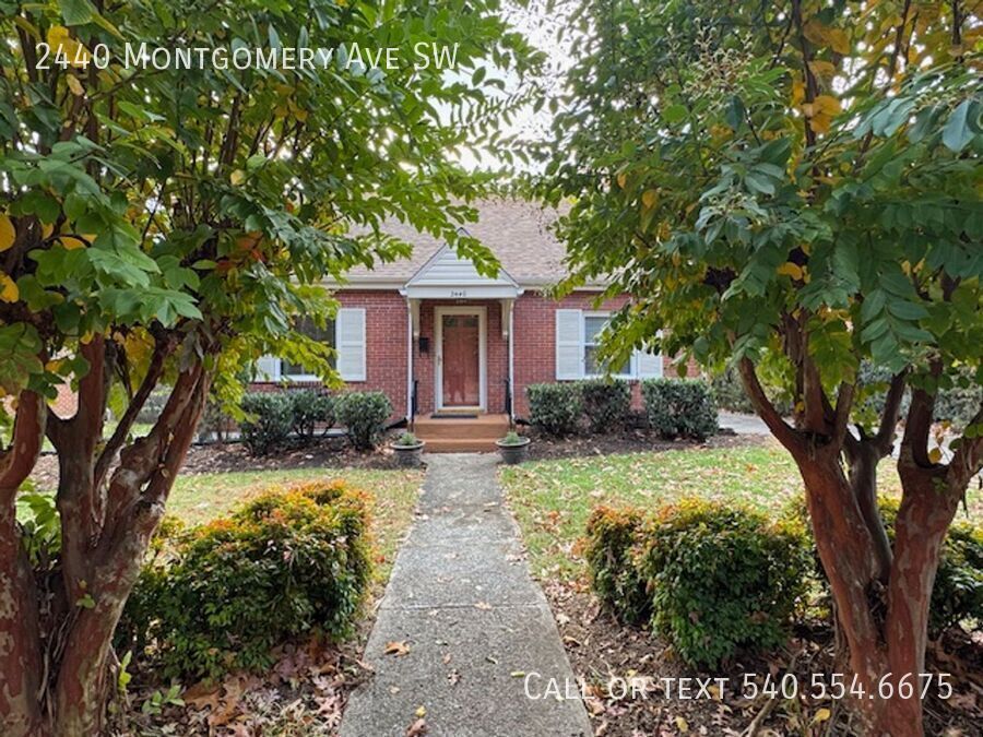 2440 Montgomery Ave SW in Roanoke, VA - Building Photo