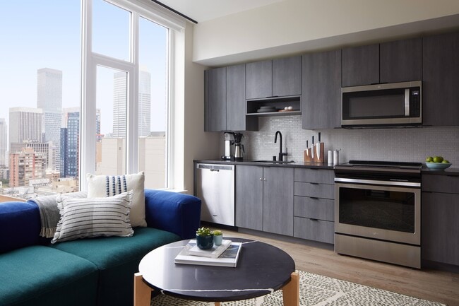 Sentral First Hill in Seattle, WA - Foto de edificio - Building Photo