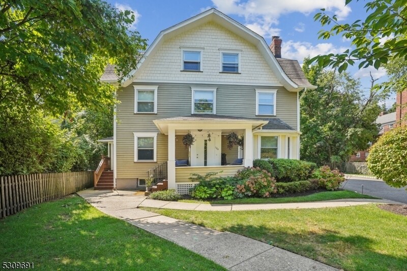 184 Bellevue Ave in Montclair, NJ - Building Photo