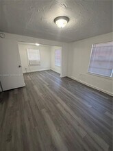 1811 NW 84th St in Miami, FL - Building Photo - Building Photo