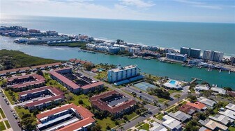 10351 Regal Dr in Largo, FL - Building Photo