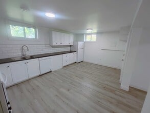52 Olive Crescent in Kingston, ON - Building Photo - Building Photo