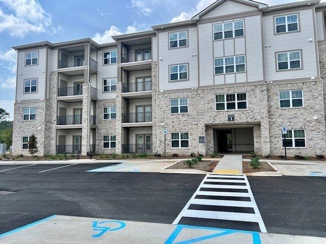 Arbours at Moores Mill in Huntsville, AL - Building Photo