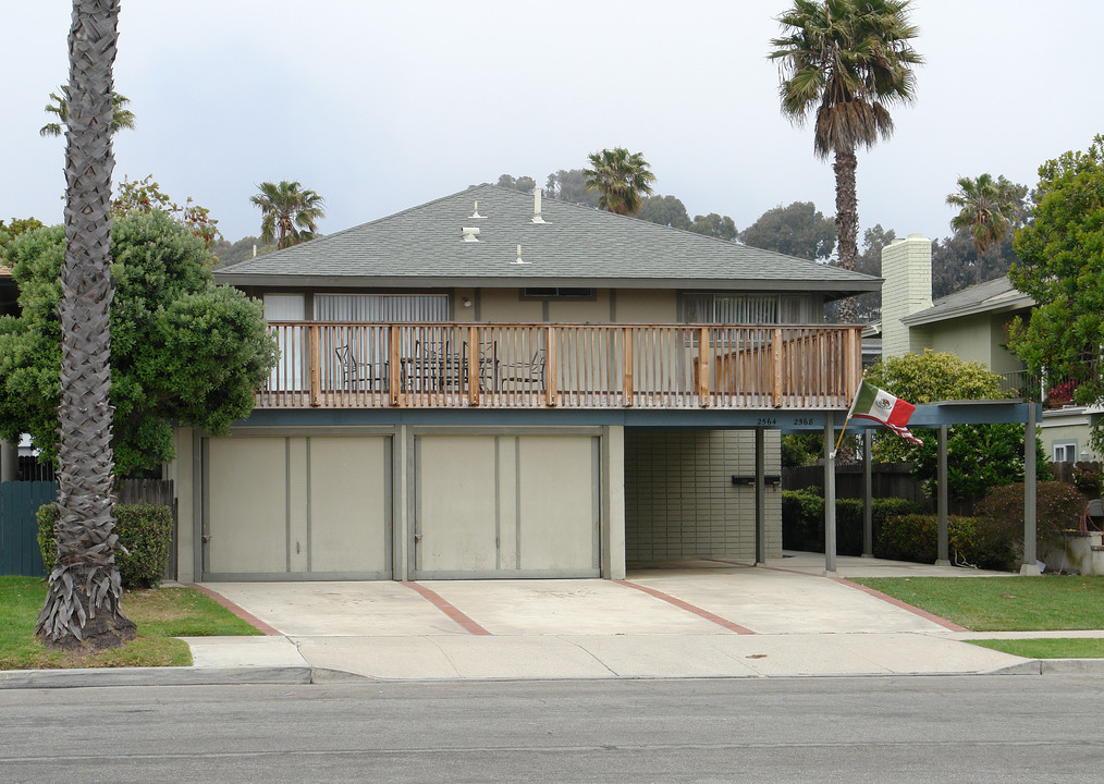 2564-2568 Seahorse Ave in Ventura, CA - Building Photo