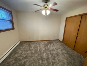 834 Allen Ave in St. Paul, MN - Foto de edificio - Building Photo