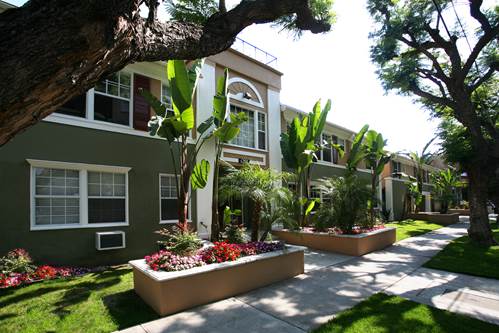 Hollywood Off-Vine Apartments in Los Angeles, CA - Building Photo