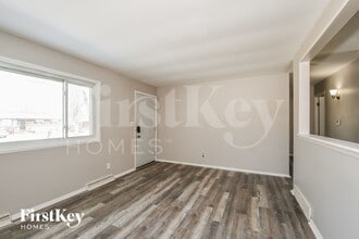 2485 Jenkee Dr in Florissant, MO - Building Photo - Building Photo