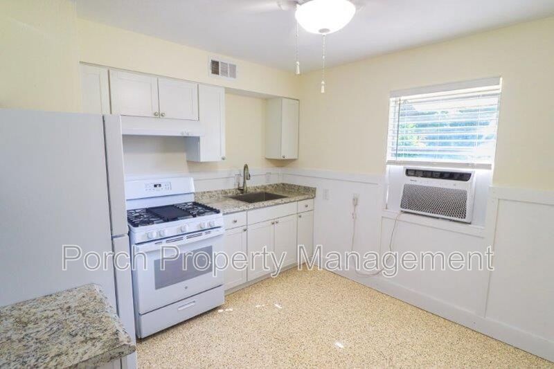 157 E Strong St in Pensacola, FL - Building Photo