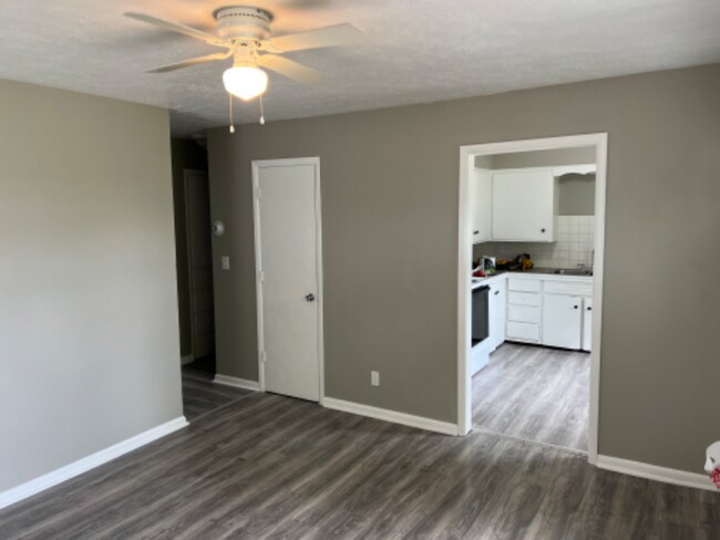 235 E 3rd St-Unit -2 in Junction City, KS - Building Photo - Building Photo