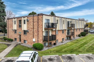 Windwood Estates in Fargo, ND - Building Photo - Building Photo