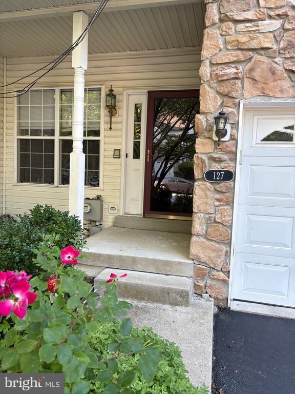 127 Birchwood Dr