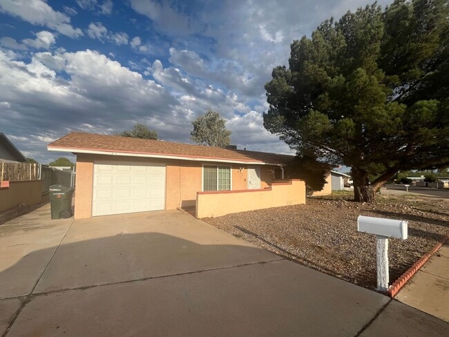 property at 531 N Leonardo De Vinci Dr