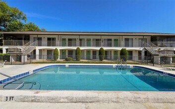 4035 S School Ave in Sarasota, FL - Building Photo - Building Photo