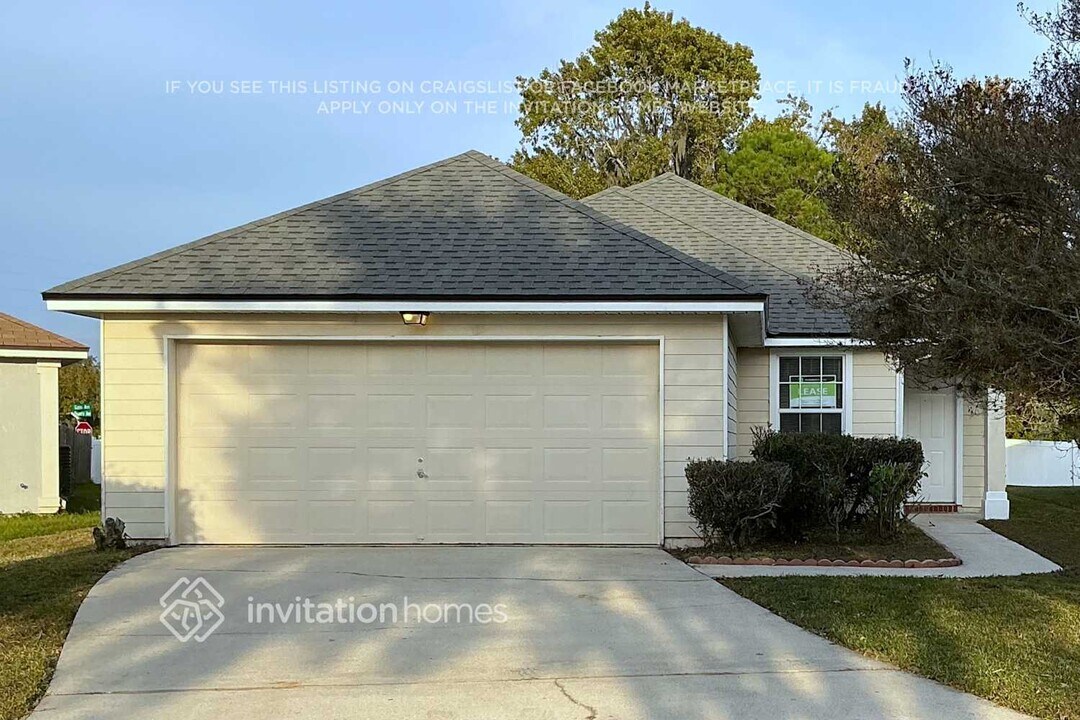 1519 Slash Pine Ct in Orange Park, FL - Foto de edificio