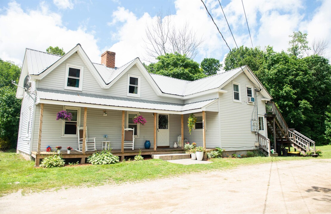 526 1st NH Turnpike in Northwood, NH - Building Photo