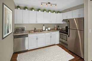 Grand Pre East Apartments in Little Canada, MN - Building Photo