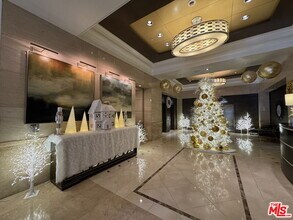 10520 Wilshire Blvd in Los Angeles, CA - Building Photo - Building Photo