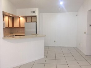 4528 Commander Dr in Orlando, FL - Building Photo - Building Photo