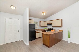 374 Cocoa Ct in Kissimmee, FL - Building Photo - Building Photo